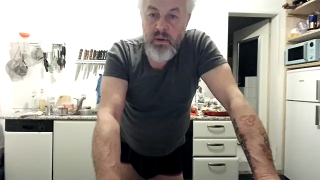 Berg Boy online show from January 13, 10:15 pm