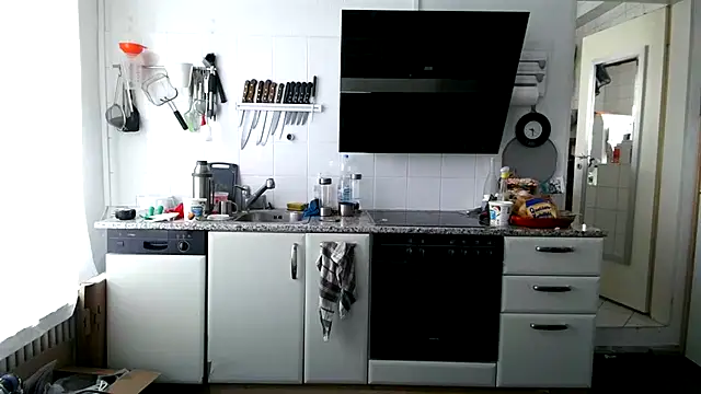 Berg Boy online show from March 27, 8:26 am