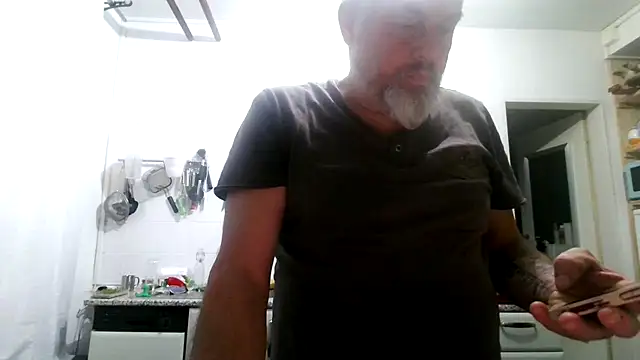 Berg Boy online show from March 31, 9:15 pm