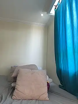 Ivelleee  online show from October 19, 2:40 pm