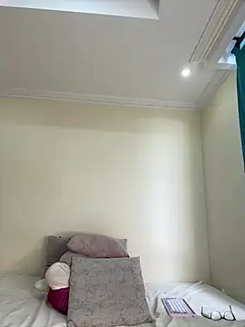 Ivelleee  online show from January 12, 9:20 pm