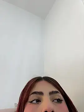 Snapshot of Ivelleee_ chatting on July 14, 10:48 pm Ivelleee online show from July 14, 10:48 pm