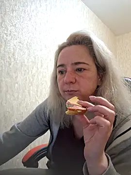 Snapshot of my_Kazka chatting on February 13, 10:33 am my Kazka online show from February 13, 10:33 am