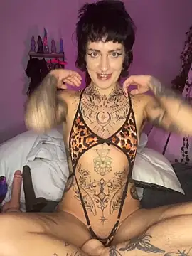 Snapshot of littleinkedblaise666 chatting on June 16, 8:22 pm littleinkedblaise666 online show from June 16, 8:22 pm