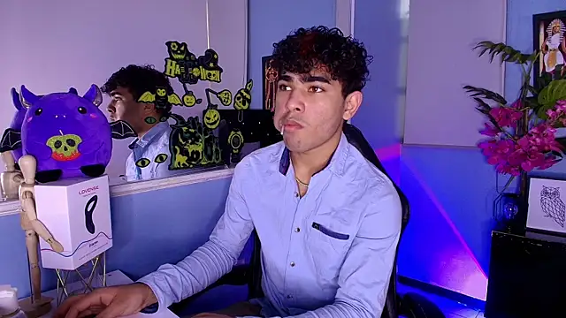 LucasCarterr  online show from October 20, 10:21 pm