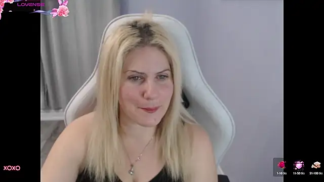 Snapshot of BellaStar84 chatting on October 7, 12:35 pm BellaStar84 online show from October 7, 12:35 pm