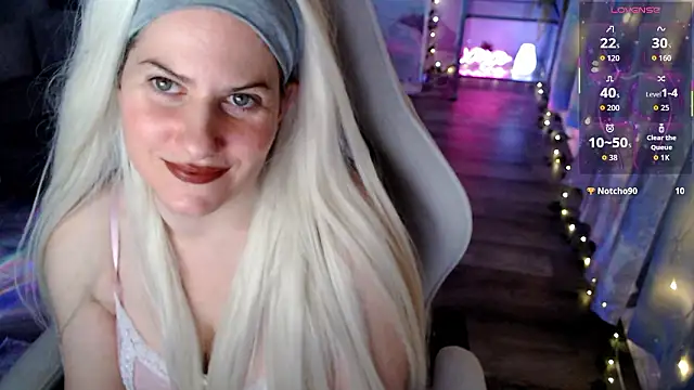 Snapshot of BellaStar84 chatting on March 6, 11:39 am BellaStar84 online show from March 6, 11:39 am