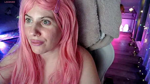 Snapshot of BellaStar84 chatting on March 15, 3:34 am BellaStar84 online show from March 15, 3:34 am