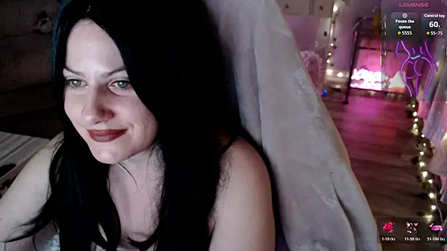 Snapshot of BellaStar84 chatting on March 31, 8:04 am BellaStar84 online show from March 31, 8:04 am