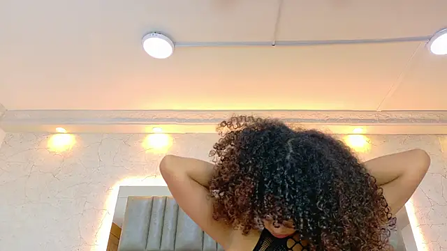 Snapshot of CamilaJohnston chatting on May 7, 4:45 pm CamilaJohnston online show from May 7, 4:45 pm