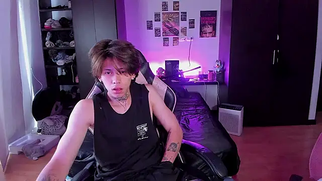 Snapshot of xIce_Boy chatting on March 12, 2:45 pm xIce Boy online show from March 12, 2:45 pm