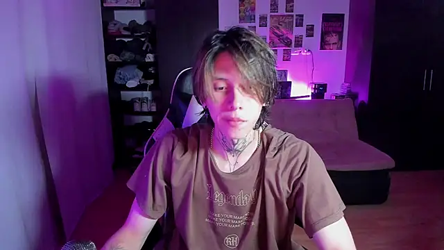 Snapshot of xIce_Boy chatting on April 20, 2:58 am xIce Boy online show from April 20, 2:58 am