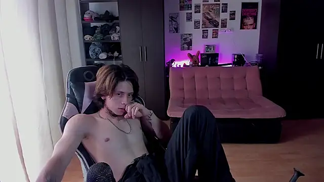 Snapshot of xIce_Boy chatting on May 11, 5:54 pm xIce Boy online show from May 11, 5:54 pm