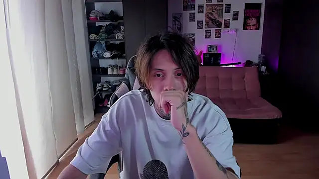 Snapshot of xIce_Boy chatting on May 13, 7:33 pm xIce Boy online show from May 13, 7:33 pm