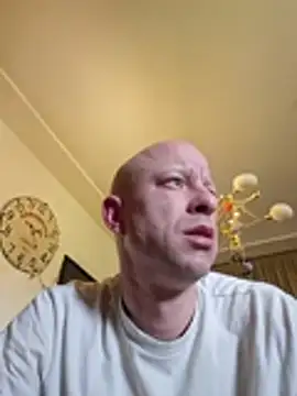 Snapshot of svenpfeifer chatting on April 17, 11:13 am svenpfeifer online show from April 17, 11:13 am