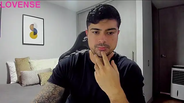 Dante Storm online show from October 19, 9:04 pm