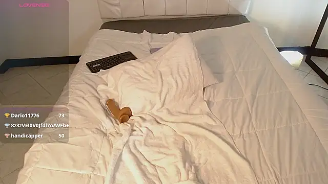 Snapshot of noirgoddes_ chatting on March 16, 6:23 pm noirgoddes online show from March 16, 6:23 pm