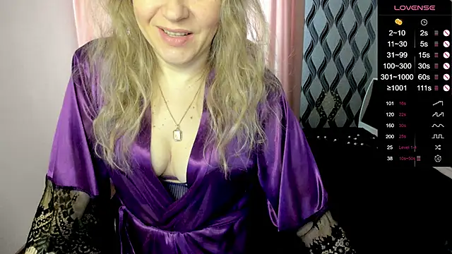 Snapshot of ganet469 chatting on April 13, 8:42 am ganet469 online show from April 13, 8:42 am