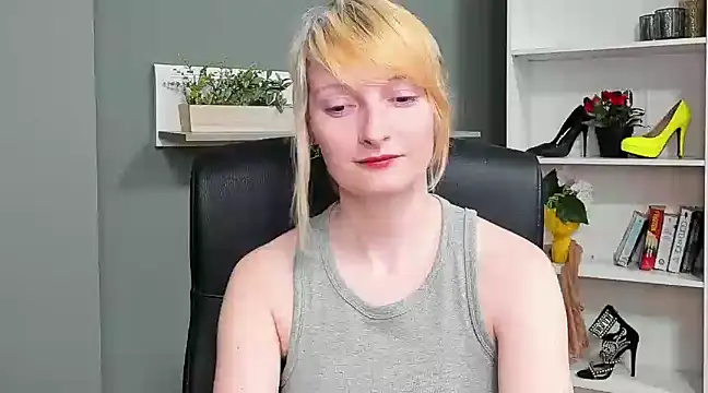 Snapshot of hottieBlair chatting on March 19, 1:51 pm hottieBlair online show from March 19, 1:51 pm