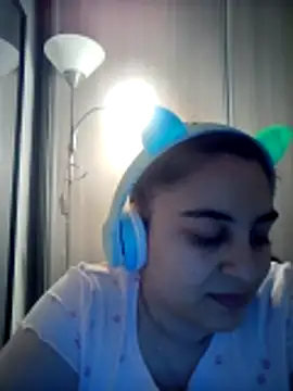 Snapshot of Veramaia chatting on May 29, 3:32 pm Veramaia online show from May 29, 3:32 pm