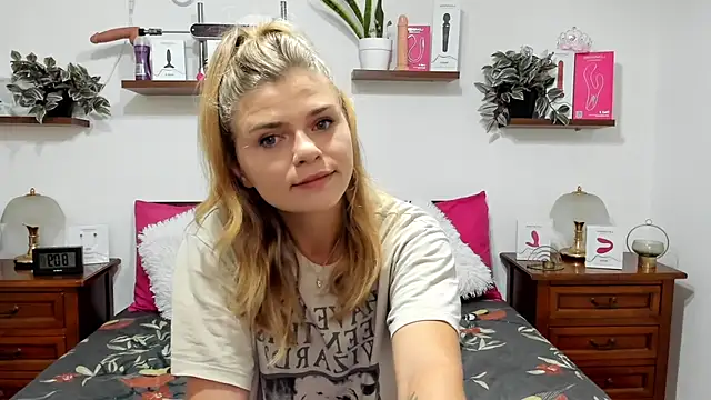 HaleyReedme online show from September 16, 6:14 am