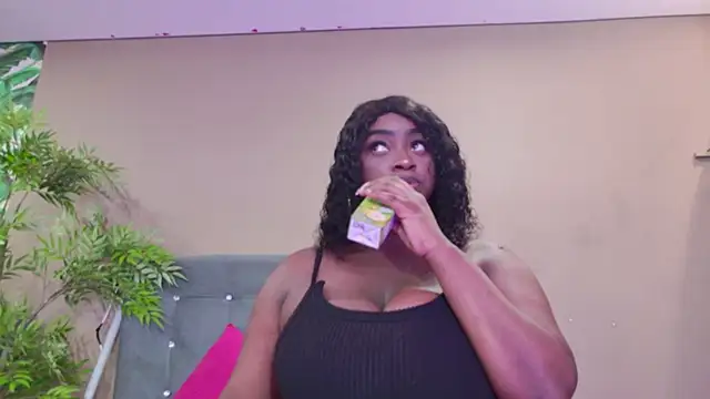 Snapshot of BetsyBennet_ chatting on December 19, 9:55 pm BetsyBennet online show from December 19, 9:55 pm