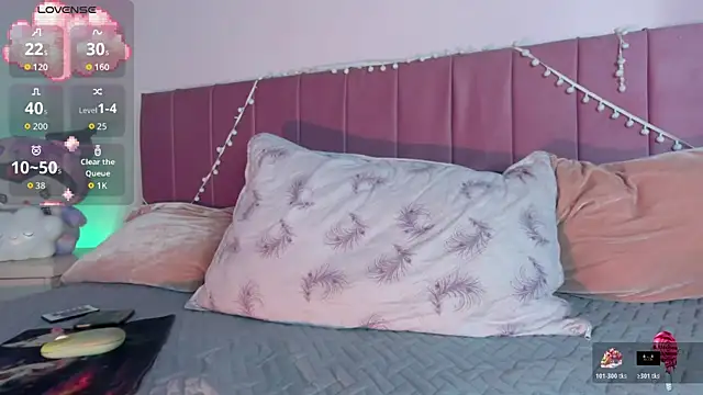 kitty-kryss online show from December 3, 4:27 pm