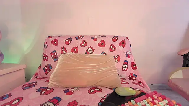 kitty-kryss online show from May 8, 6:46 pm