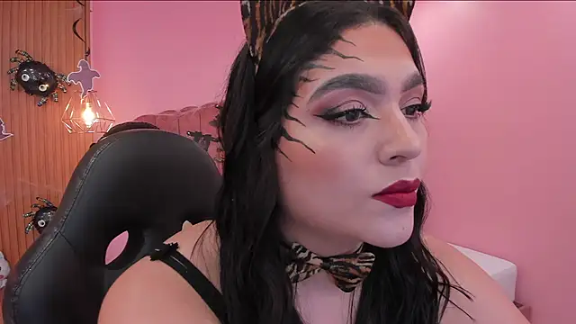 eva sainnt online show from October 3, 5:43 pm