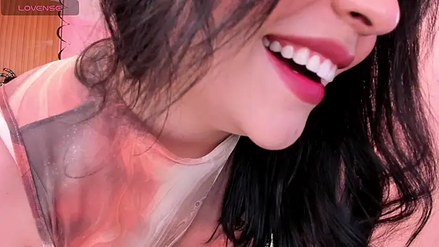 eva sainnt online show from October 15, 5:02 pm