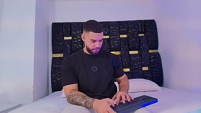 chris blake   online show from November 26, 6:09 pm