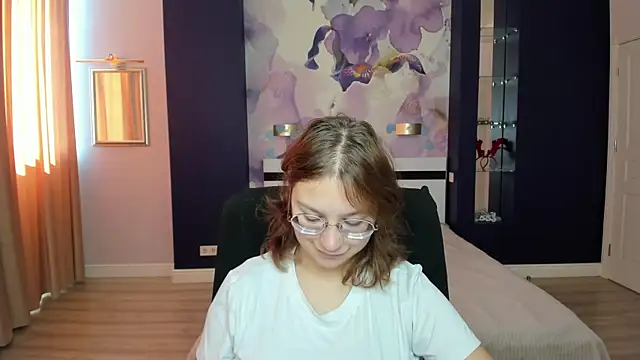 Snapshot of AngelinaLow chatting on September 27, 11:26 am AngelinaLow online show from September 27, 11:26 am