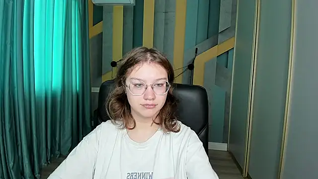 Snapshot of AngelinaLow chatting on October 30, 12:28 pm AngelinaLow online show from October 30, 12:28 pm