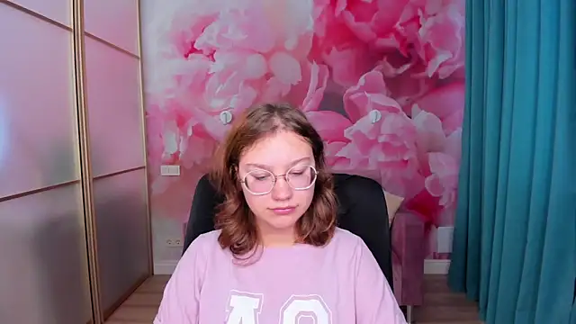 AngelinaLow online show from November 6, 12:28 pm