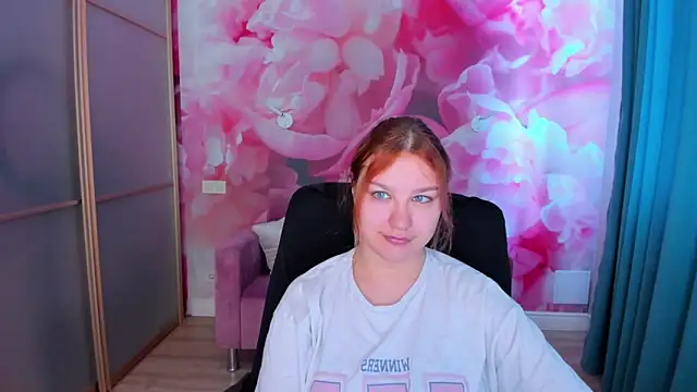 AngelinaLow online show from May 3, 5:24 am
