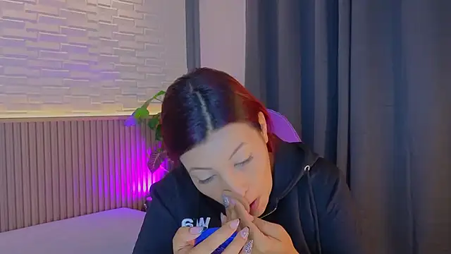 TiffanyWalk online show from October 3, 11:07 am