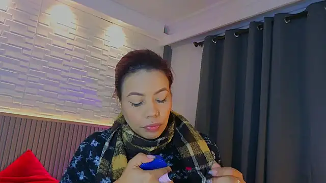 TiffanyWalk online show from October 4, 11:19 am