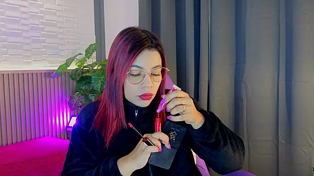 TiffanyWalk online show from October 14, 11:11 am