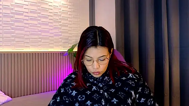 TiffanyWalk online show from October 24, 11:28 am