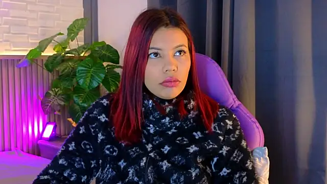 TiffanyWalk online show from November 7, 10:37 am