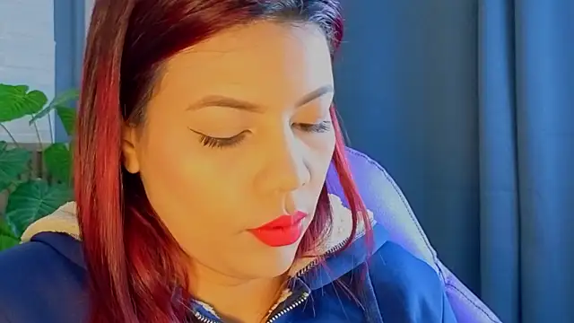 TiffanyWalk online show from February 25, 12:37 pm