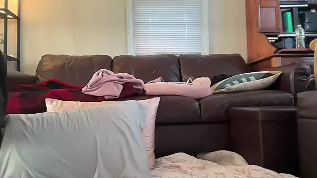 SpaceCowWhore online show from October 1, 12:11 pm