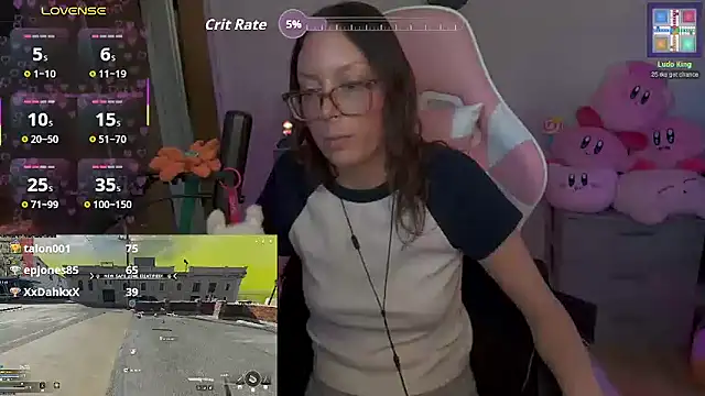 Snapshot of SpaceCowWhore chatting on April 18, 7:07 pm SpaceCowWhore online show from April 18, 7:07 pm