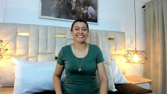 Snapshot of Agatha_Manson chatting on March 21, 11:22 am Agatha Manson online show from March 21, 11:22 am