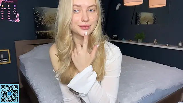 Snapshot of RadiantBliss chatting on November 1, 7:27 pm RadiantBliss online show from November 1, 7:27 pm