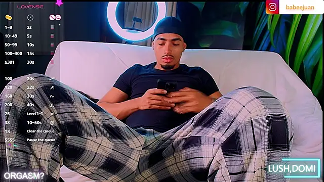 Snapshot of LiamByrne chatting on February 25, 4:55 am LiamByrne online show from February 25, 4:55 am