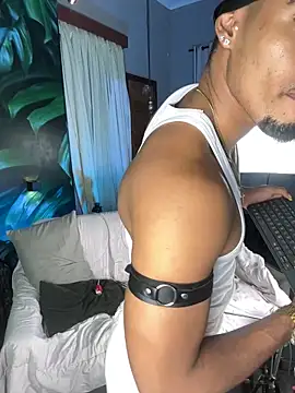 Snapshot of LiamByrne chatting on April 5, 5:48 am LiamByrne online show from April 5, 5:48 am