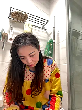 Snapshot of aa520uv chatting on October 28, 12:36 am aa520uv online show from October 28, 12:36 am