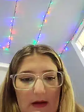 eyesthatsparkle22 online show from September 18, 7:49 pm