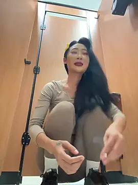 linger-23 online show from May 13, 8:01 am